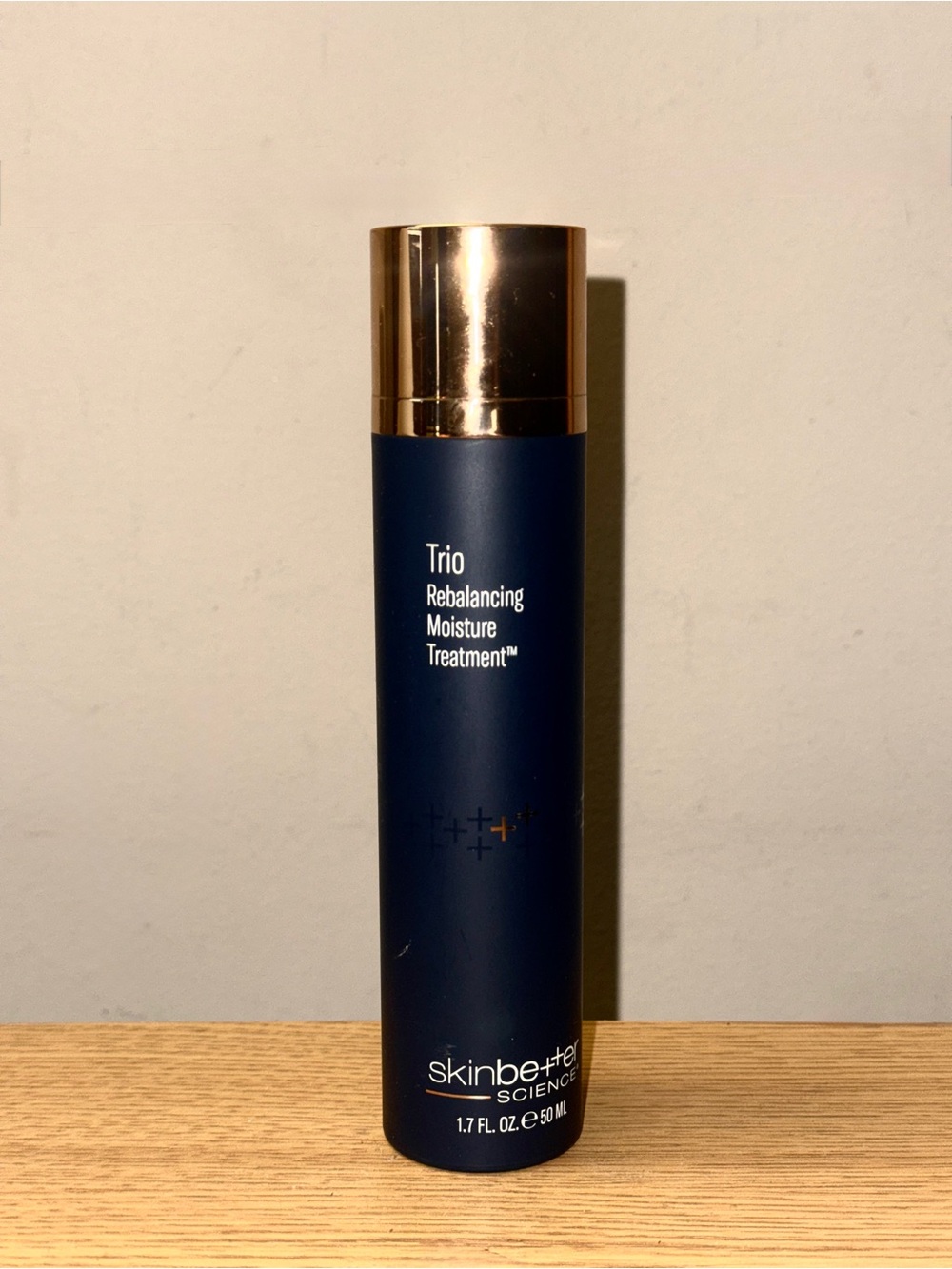 Skinbetter Science Trio Rebalancing Moisture Treatment — Navy & Gold